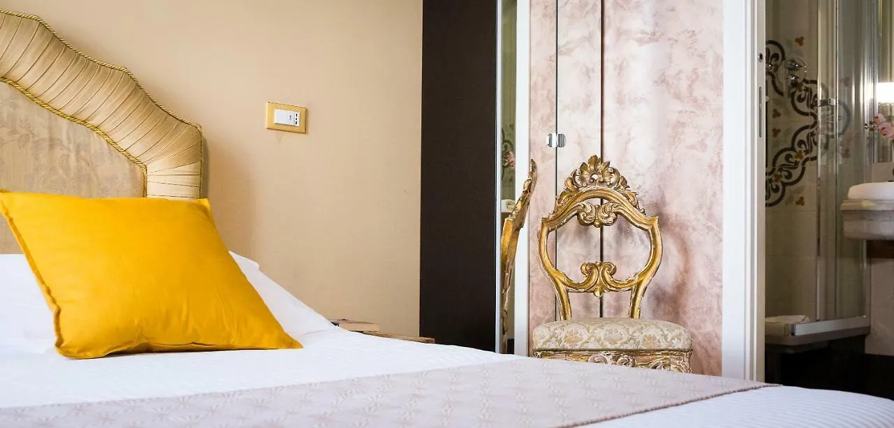 Nerva Accomodation Cavour Roma Pensión